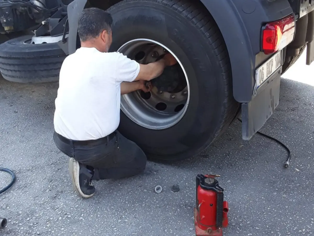 Niksar Oto Lastikçi